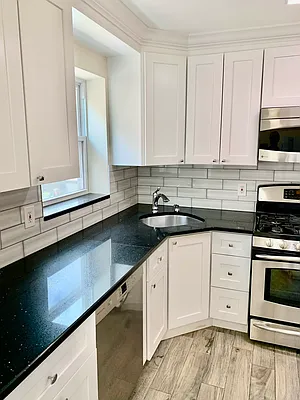 Rented by Halvatzis Realty | media 2