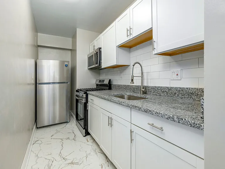 Chevy Chase Tower — Photo 28