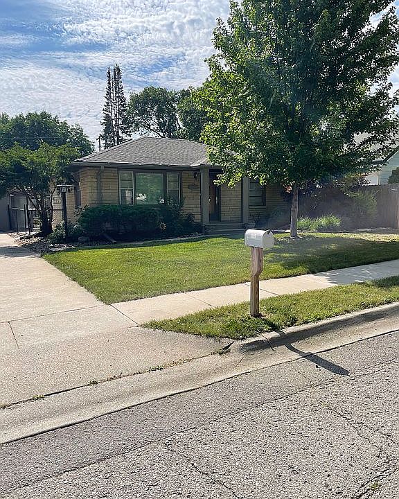 1st image of 2334 S 38th St
