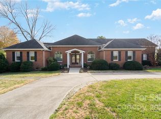 13038 Westmoreland Farm Rd, Davidson, NC 28036