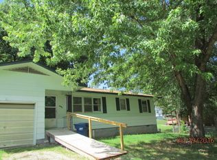 401 Westwood Cir, Stockton, MO 65785