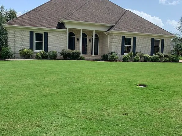 202 Briarwood Cir, Athens, AL 35613