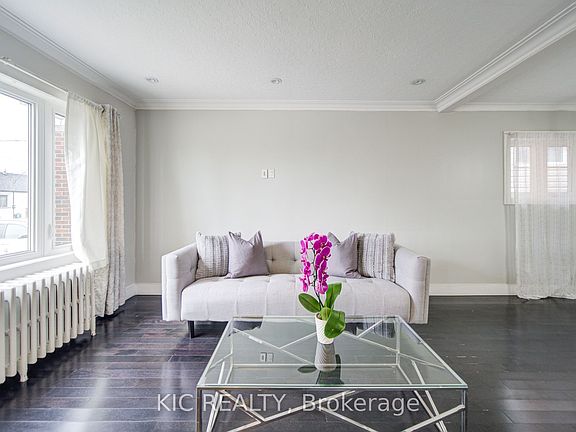 3rd image of 35 Montcalm Ave