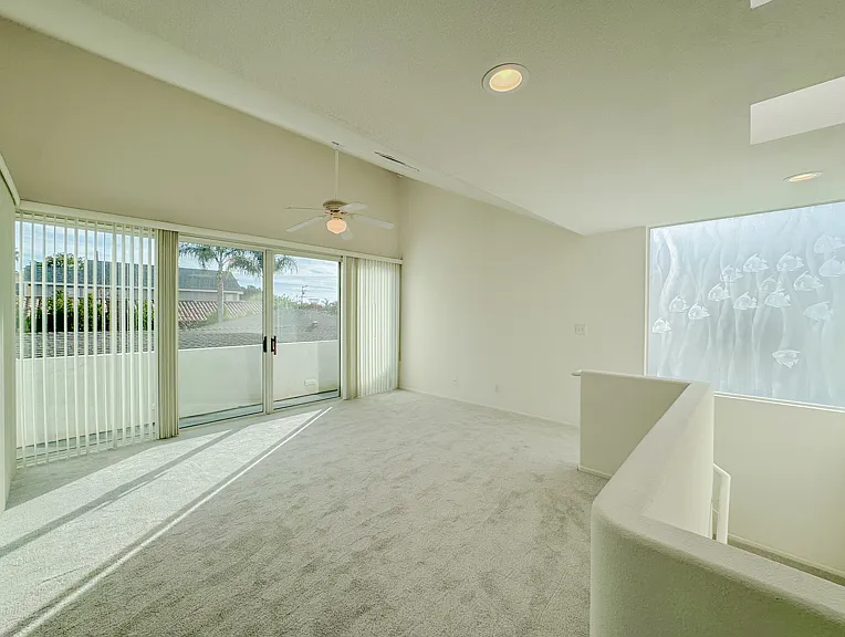 3 bed, 1900 sqft, $7,440 — Photo 2