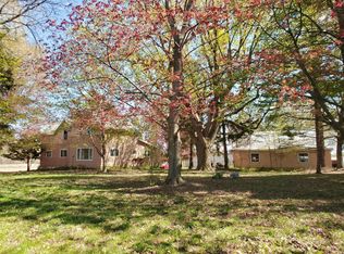 N1593 Draves Rd, Fort Atkinson, WI 53538