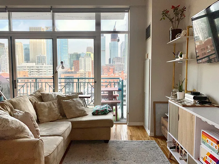 340 W Superior St #1106 — Photo 5