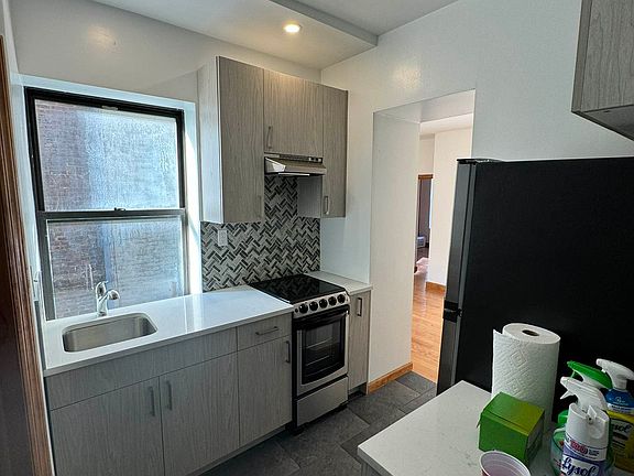 5th image of 530 E 13th St APT 31