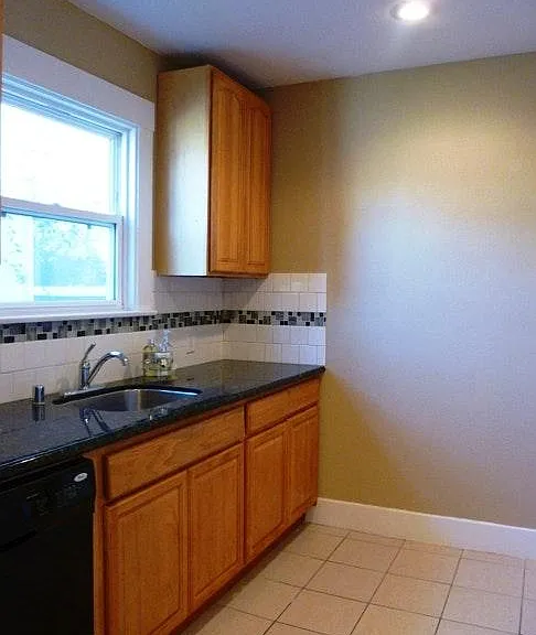 1014 Marin St — Photo 9