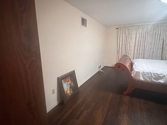 5th image of 303 Brentwood Dr Unit 1