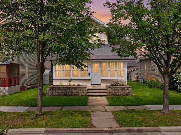 3rd image of 410 S CEDAR AVENUE