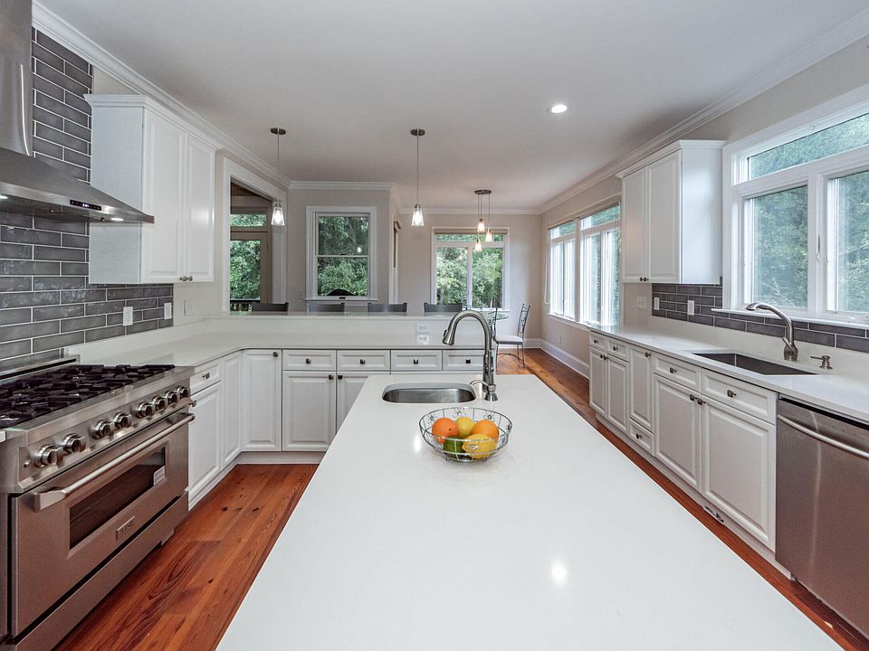 1st image of 3303 Rees Row