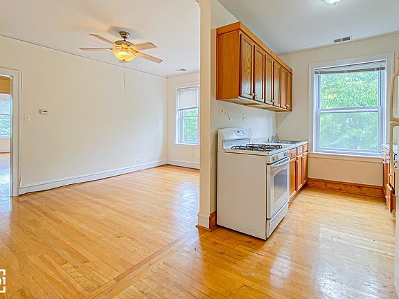 4th image of 3057 N Spaulding Ave #1