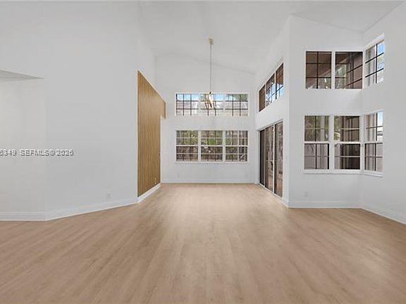 4th image of 1525 Seabay Rd #1525