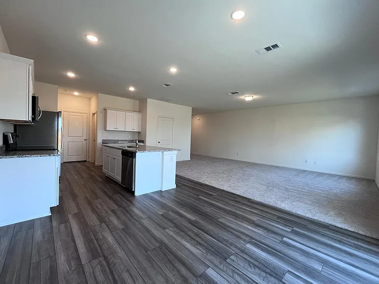 602 Colgate Cir — Photo 9