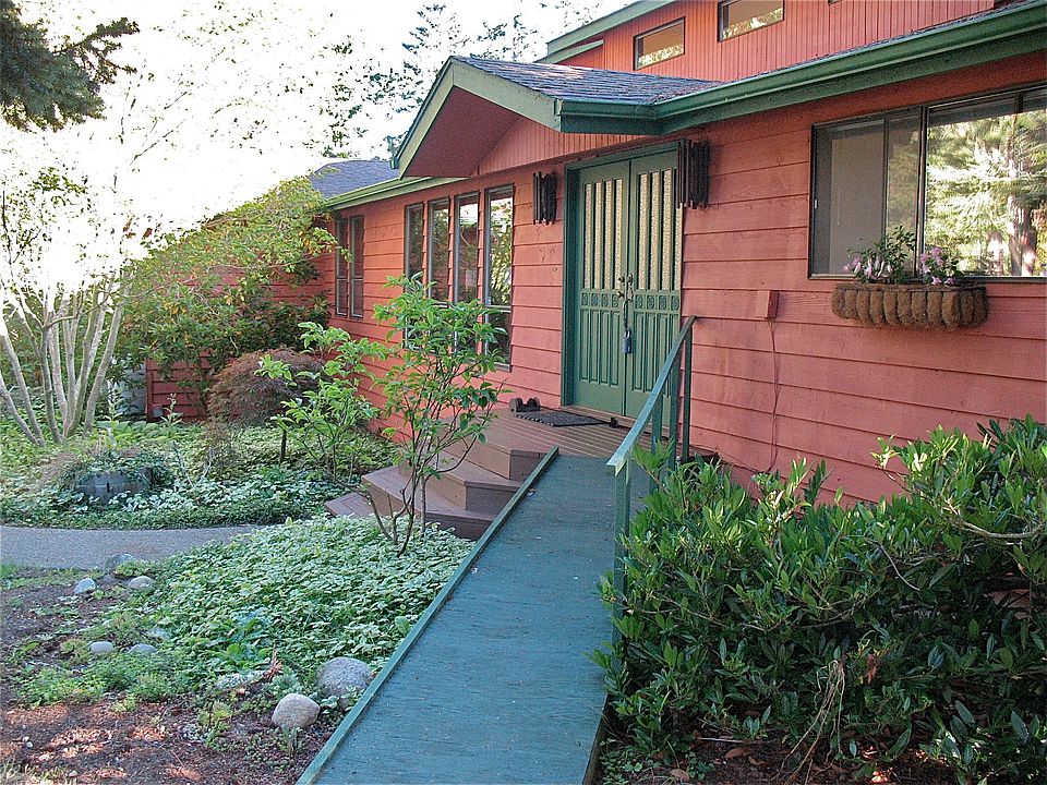 Front Entry with ramp