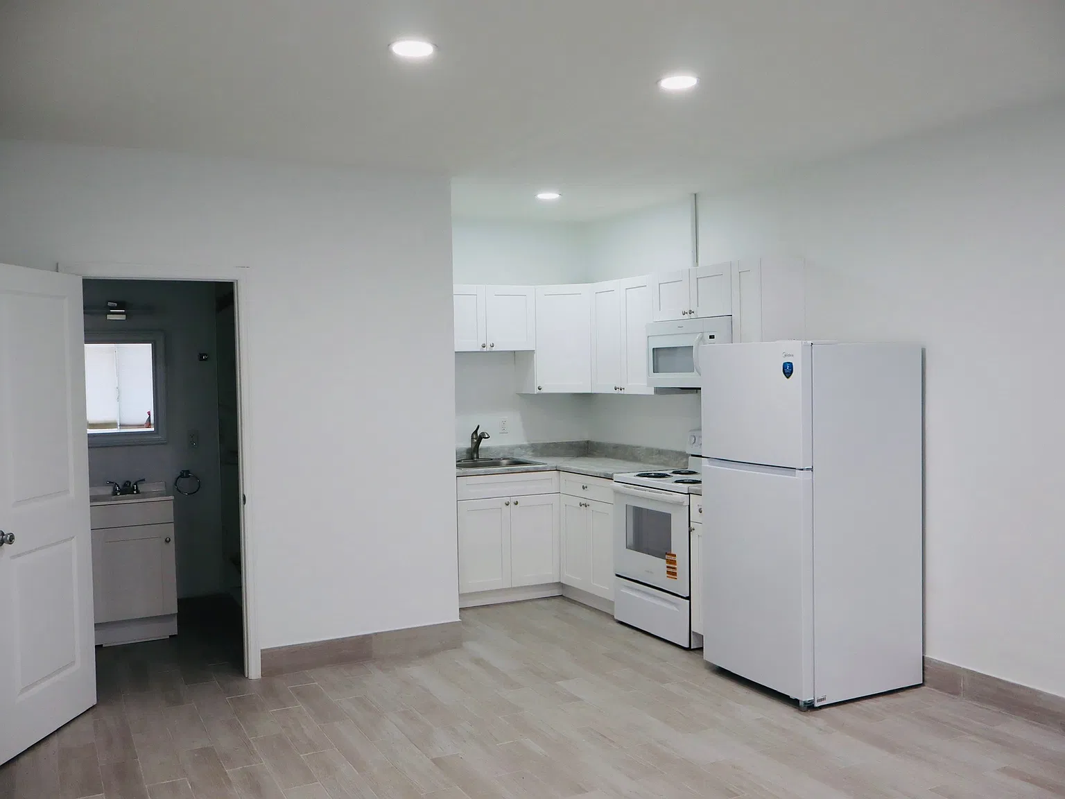 Studio, 550 sqft, $1,600 — Photo 1