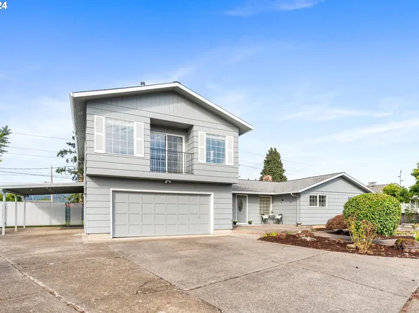 2162 Loch Dr, Springfield, OR 97477
