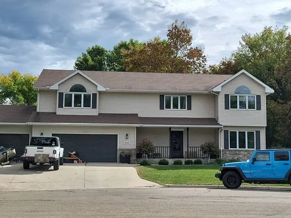 2045 Willowridge Pl NE, Owatonna, MN 55060