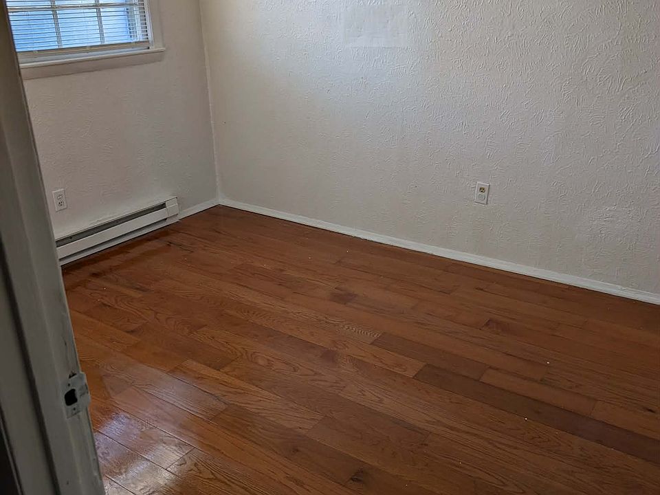 smaller bedroom