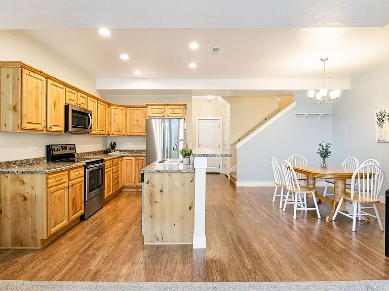 2485 S 1296 W — Photo 6