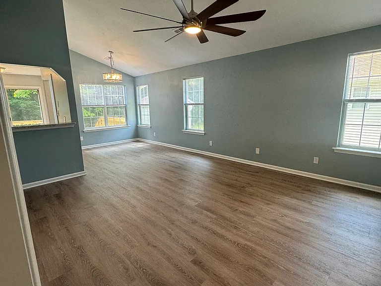 107 Timberneck Arch — Photo 8