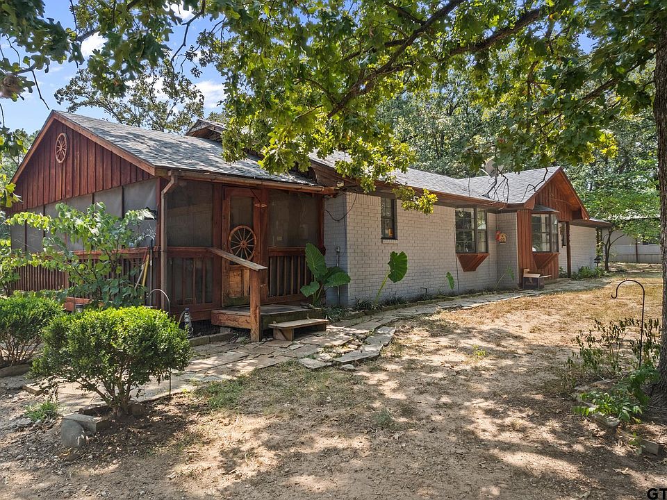 1st image of 304 Irvin Ln
