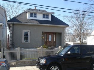 44 Roquette Ave, Elmont, NY 11003