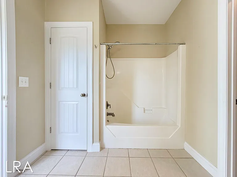 100 Gateway Dr #130 — Photo 16