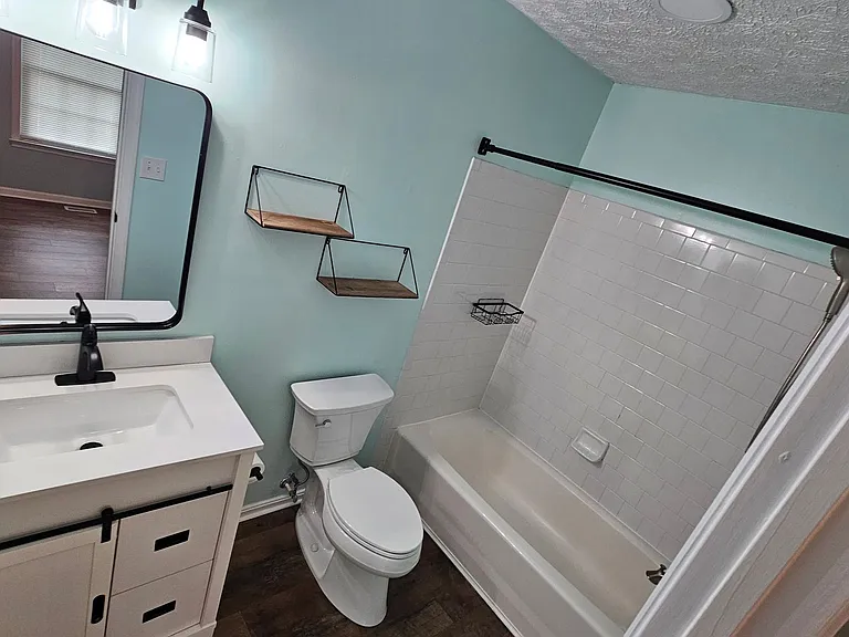 20140 Daniels Cir — Photo 16