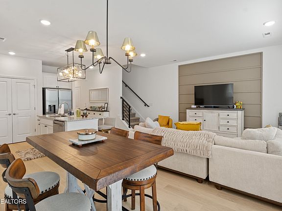 5th image of 8415 Whisper Ln