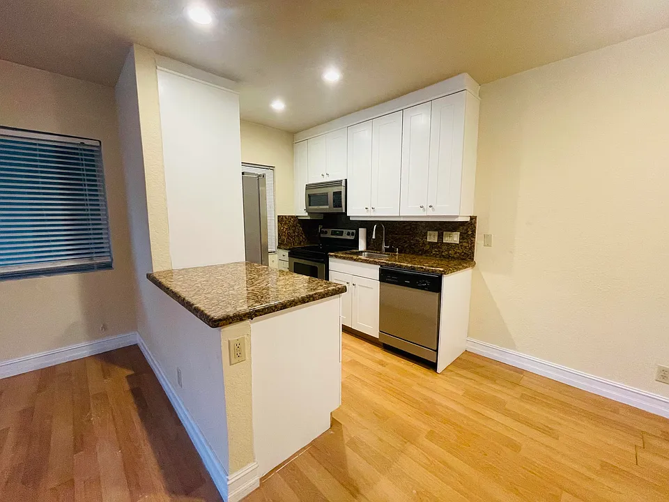 1423 Holly Heights Dr #7