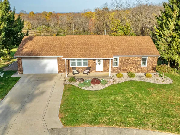 123 N Heather Hill Dr, Bellefontaine, OH 43311