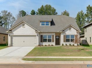 114 Huffman St, Hazel Green, AL 35750