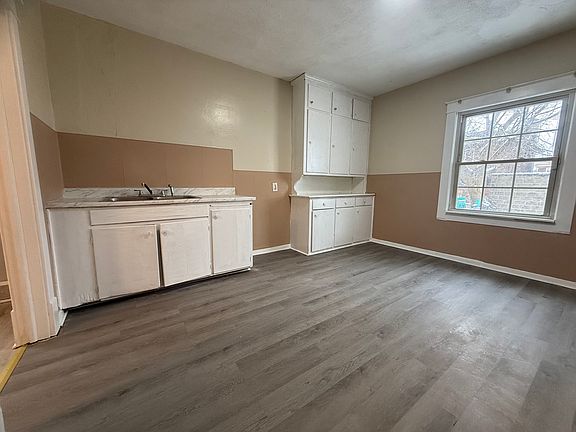 4th image of 1436 Fort Ave #1