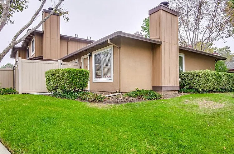 2474 Clear Spring Ct — Photo 21