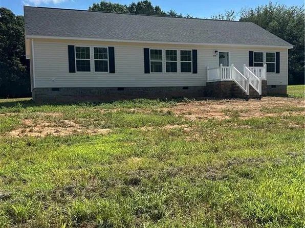 4134 Center Rd, Jonesville, NC 28642