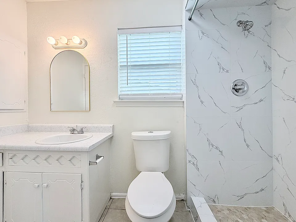 610 Colonial Dr