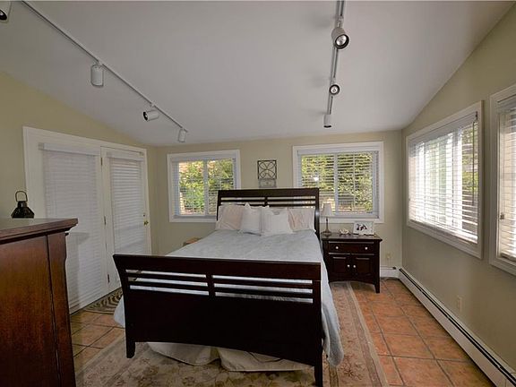 3rd image of 42 Alexander McGregor Rd