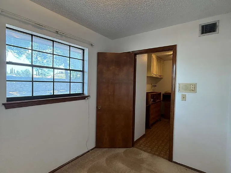1709 Bruce Devlin Dr — Photo 18
