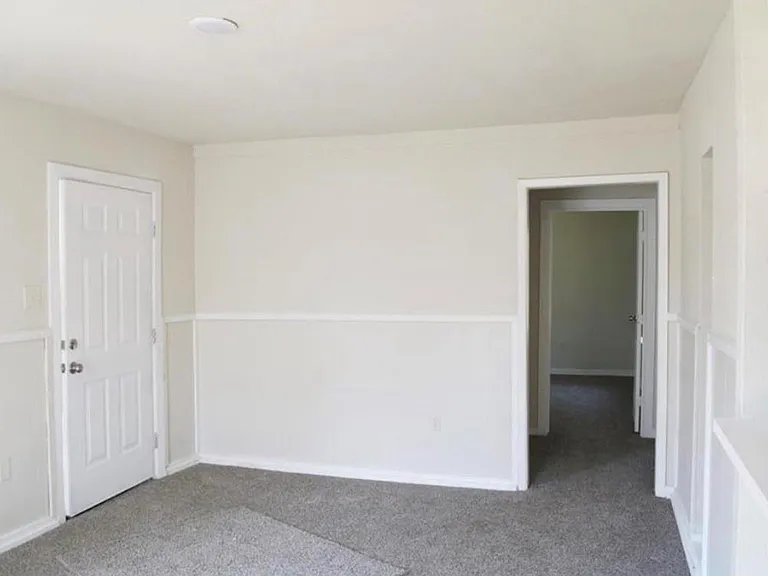 2514 Lynnfield St — Photo 6