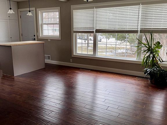 2nd image of 217 Regency Rd