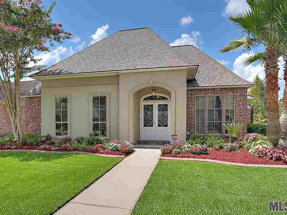 Front view 18248 Ferrylane