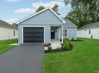 147 Edinburgh Dr, Ridge, NY 11961