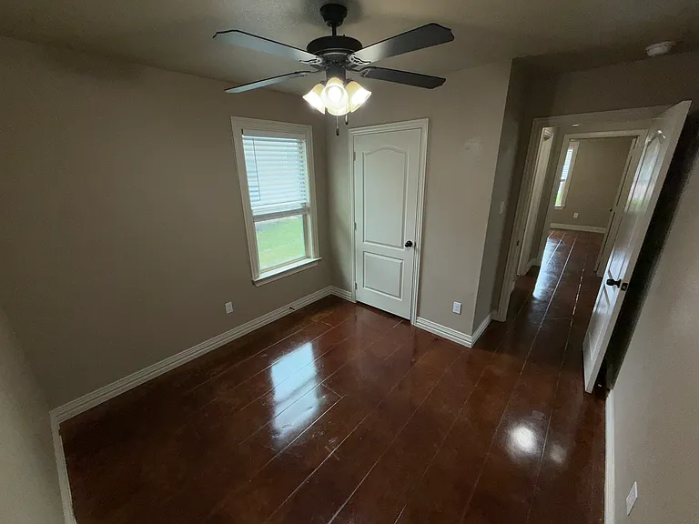 1002 Ferrara Cir #B — Photo 8