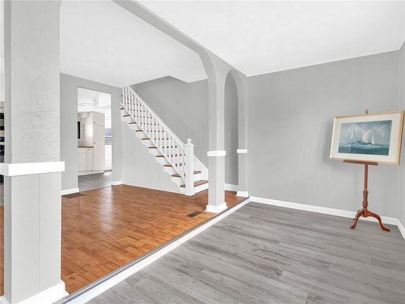 4th image of 28 Fulton St