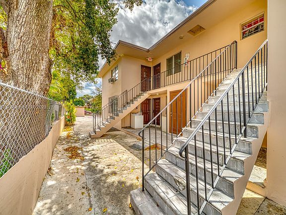 4th image of 1828 NW 19th St