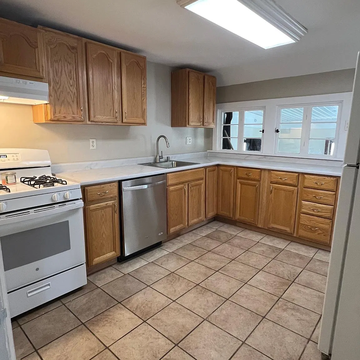 784 Wilson Ave — Photo 1