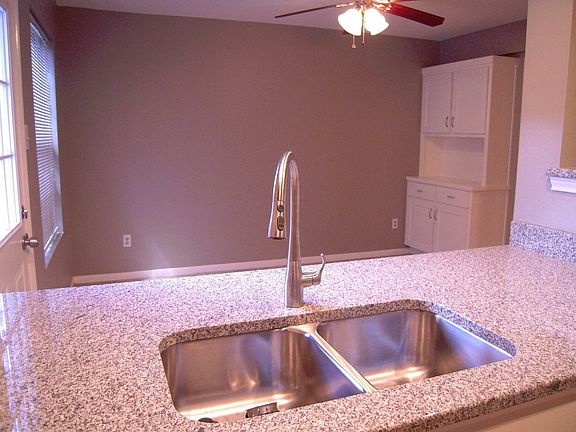 3rd image of 1904 Goodrich Ave APT 4