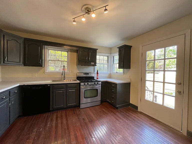 501 Fairlawn Rd — Photo 7