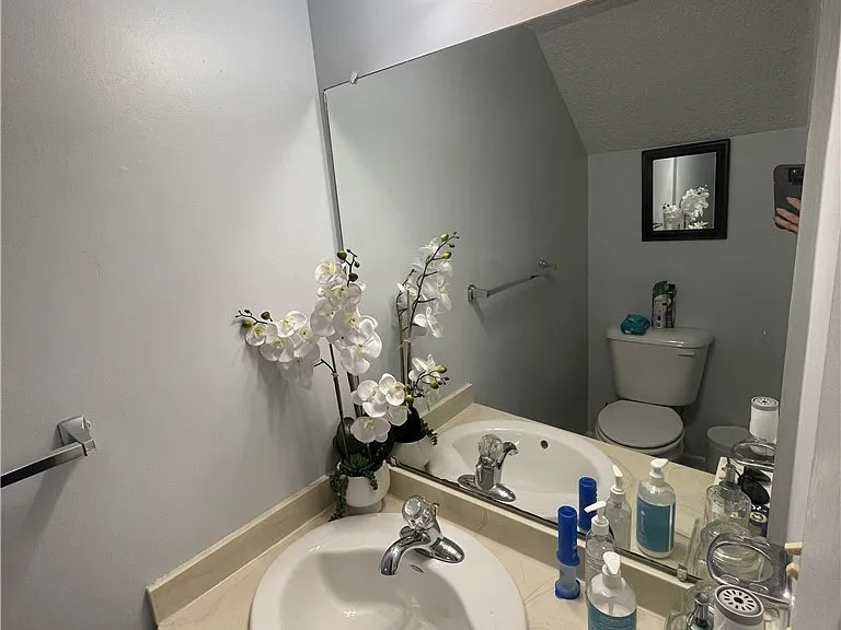 559 Winding Creek Rd #D — Photo 9